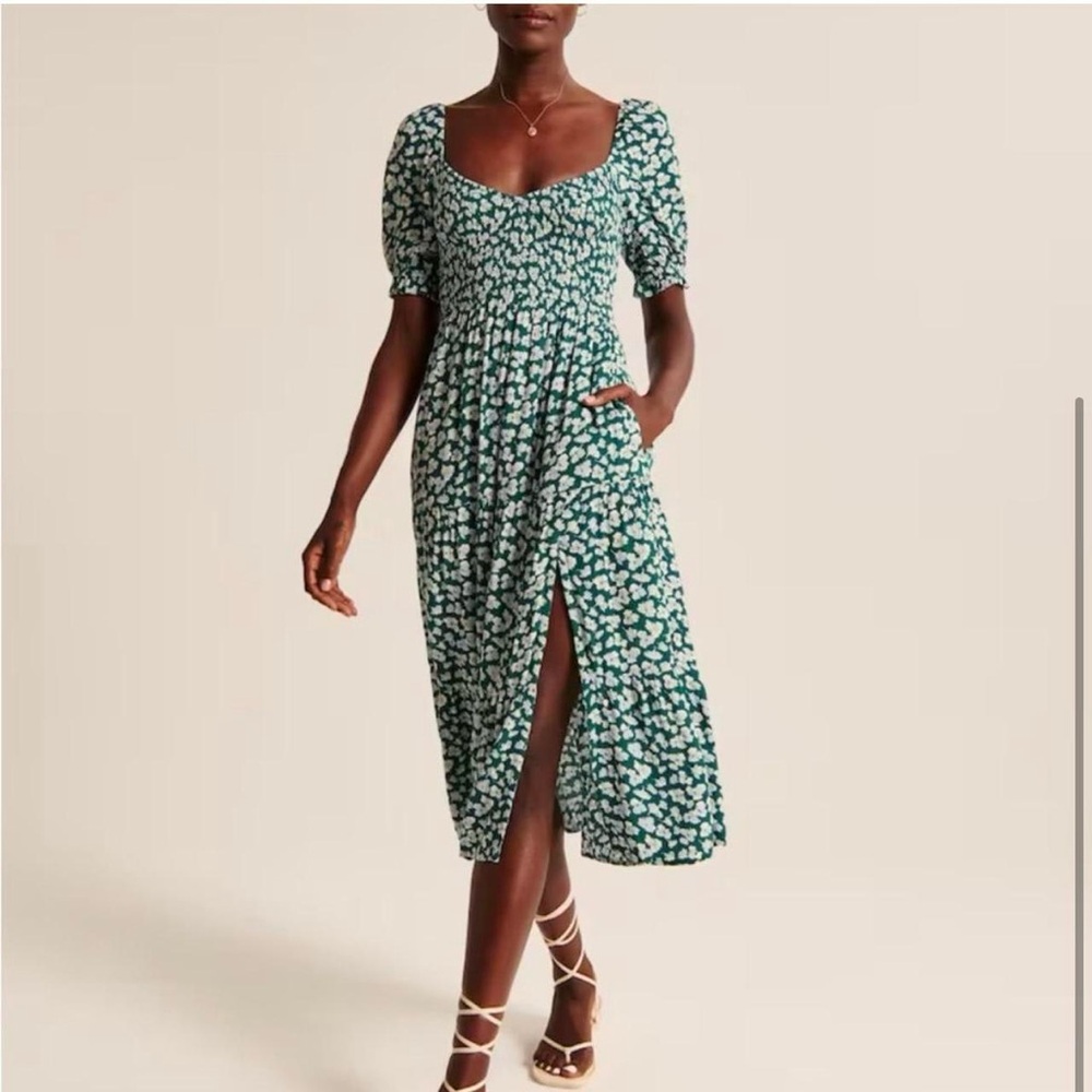 ABERCROMBIE AND FITCH Short-Sleeve Smocked Midi Dress with pockets